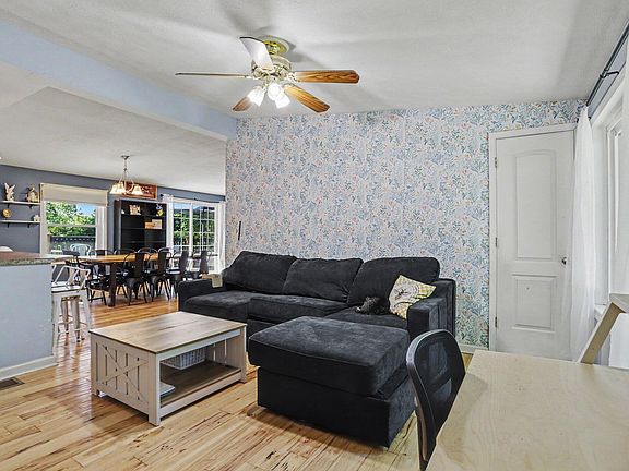 3rd image of 67526 Thunderbird Dr