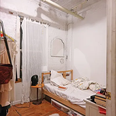 Rented by Nooklyn NYC LLC | media 9