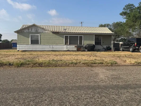 411 W 2nd St, Hale Center, TX 79041