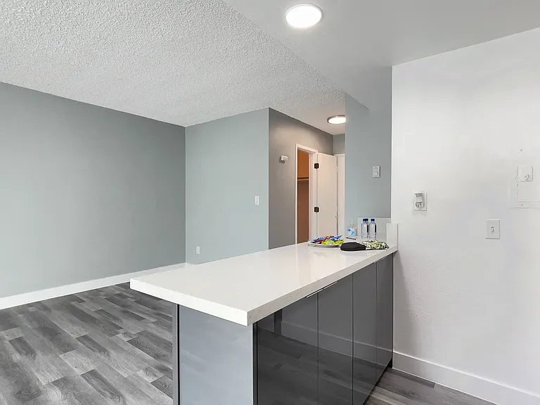 Tujunga Apartments — Photo 18
