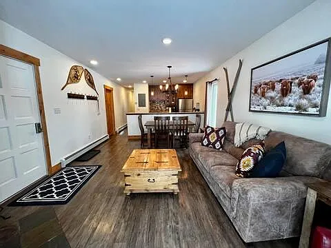 2 bed, 802 sqft, $3,200 — Photo 1