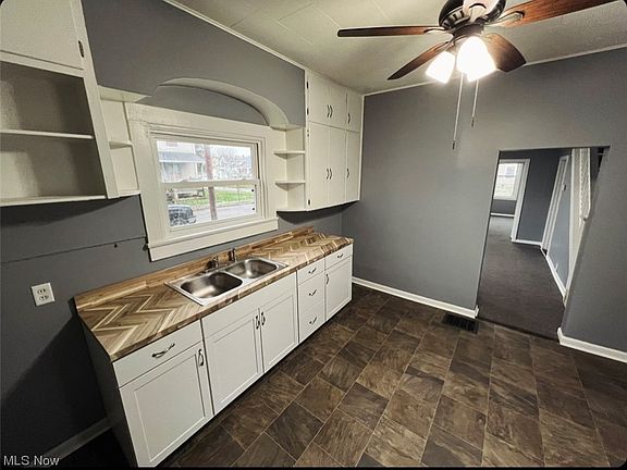 3rd image of 758 Westbourne Ave