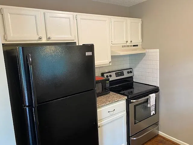 103 Wyeth Ln — Photo 12