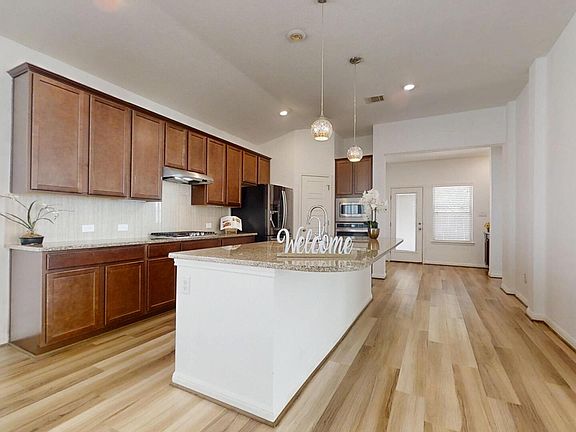 3rd image of 2427 Castello Way