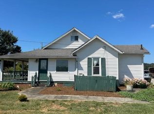 1462 Franks Ferry Rd, Sparta, TN 38583