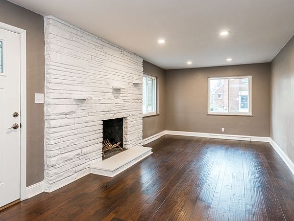 3rd image of 1145 Highview Dr