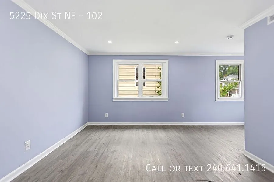 5225 Dix St NE #102