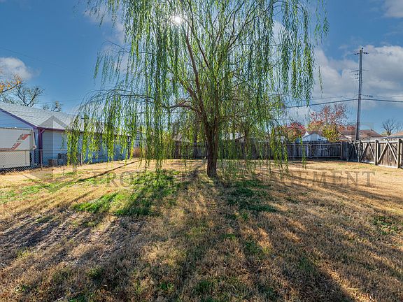 3rd image of 2303 W Casado St