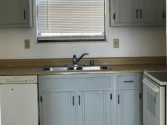 Kitchen. First L as you come in the front door.