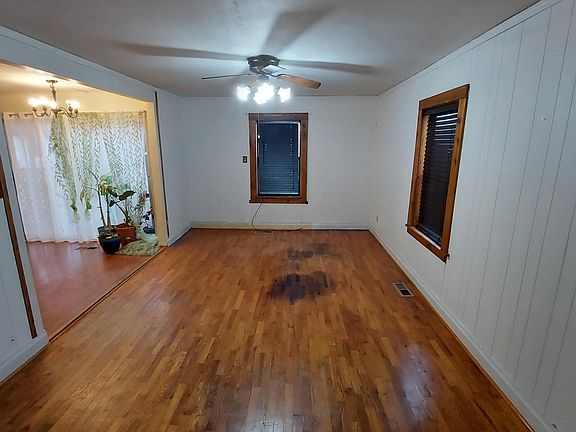 3rd image of 3630 Wilma Ave