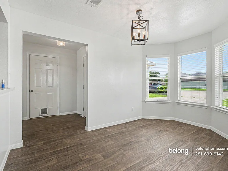 5049 Hauna Ln — Photo 2