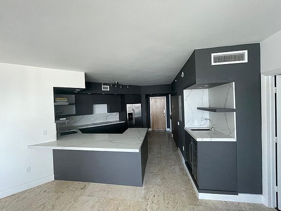 Kitchen + bar Newley renovated