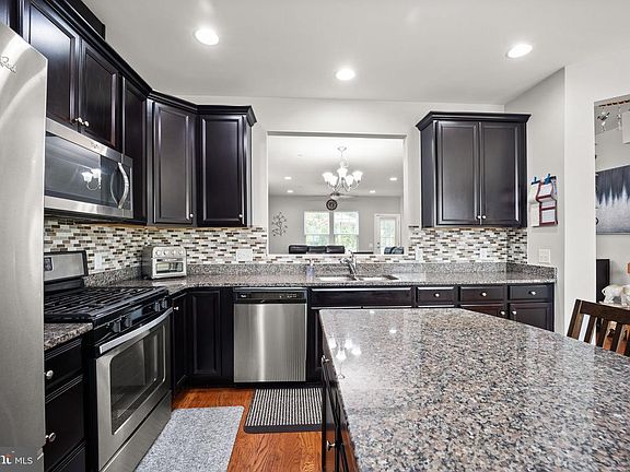 4th image of 1738 Beacon Ln