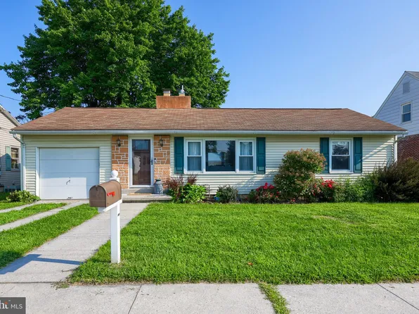 207 W Walnut St, Cleona, PA 17042