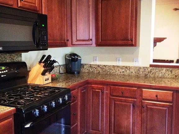 4th image of 901 Southlake Cir