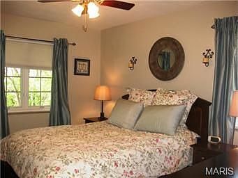 3rd image of 798 Glenway Dr