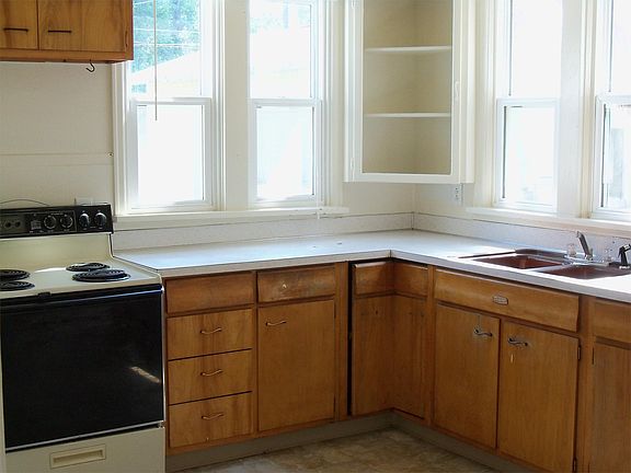 4th image of 417 S 35th St #1