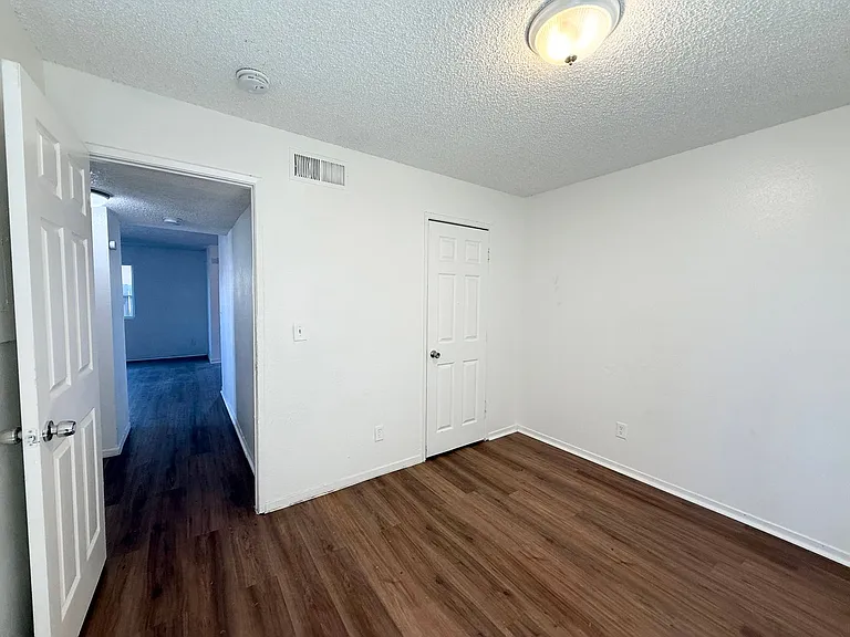 3328 N Marks Ave — Photo 8