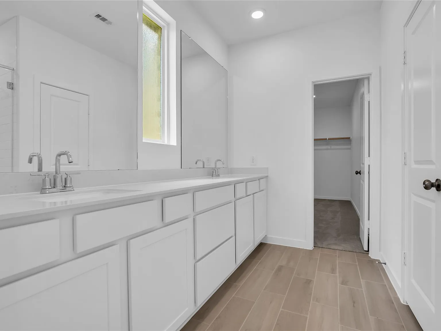 3 bed, 2.5 bath, 1635 sqft, $2,150 — Photo 3