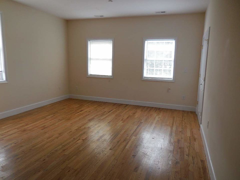 2nd image of 2502 P St