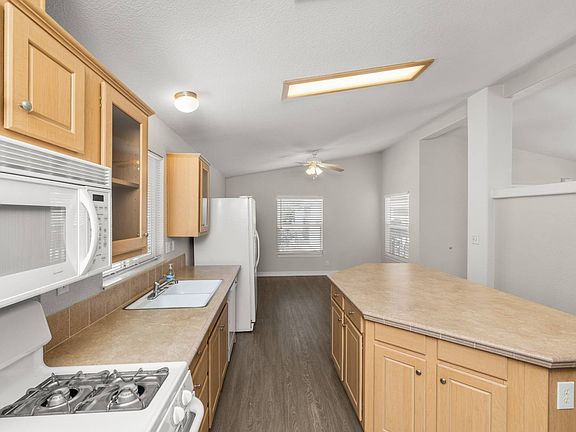 5th image of 13101 Corona Way #270