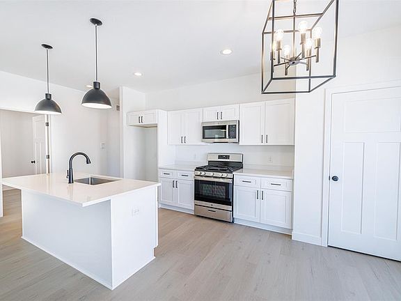 3rd image of 1738 East Kyle Circle