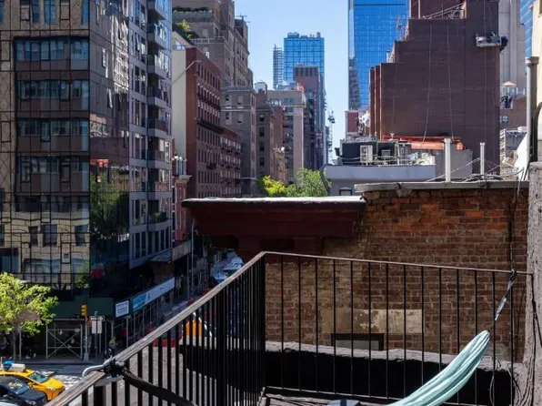 265 West 30th Street image 17 of 19