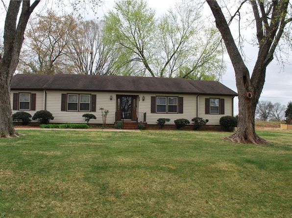 154 Meadowview Rd, Mocksville, NC 27028