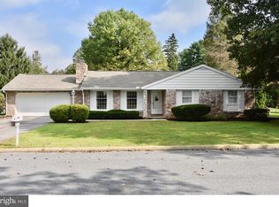 8 Wendy Rd, Reading, PA 19601