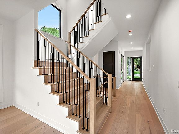 5th image of 1850 Shipman Blvd