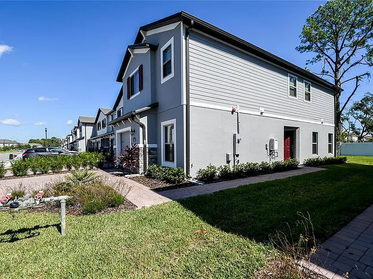 310 Cedar Bark Ln — Photo 3