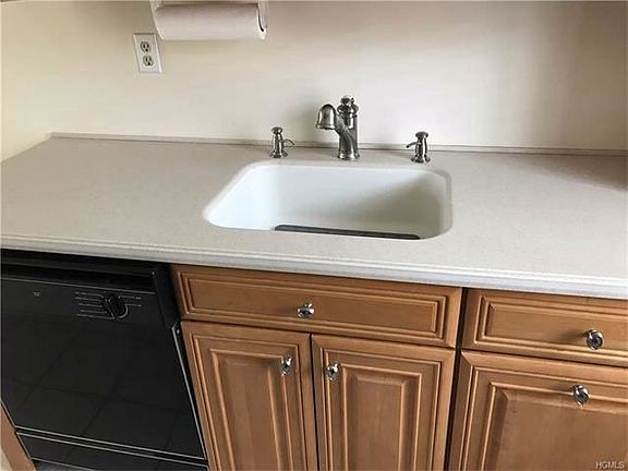 5th image of 300 High Ave APT J3