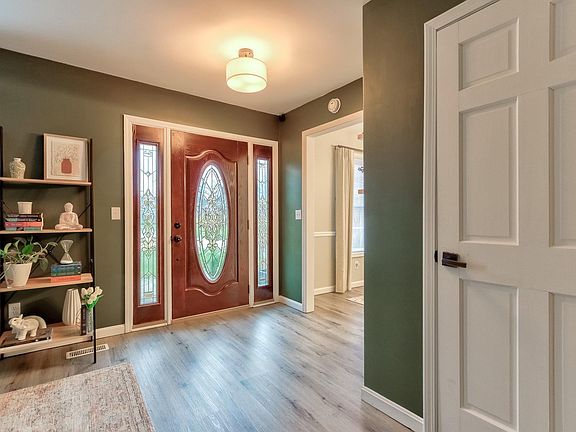 3rd image of 4219 N Congress Ave
