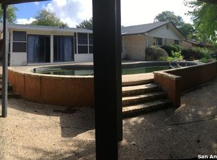 306 Madrid Dr, Universal City, TX 78148