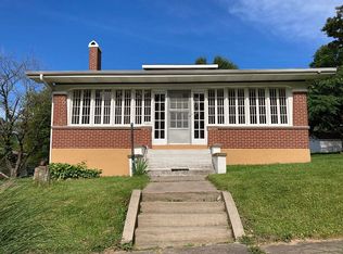 606 4th St E, Scott City, MO 63780