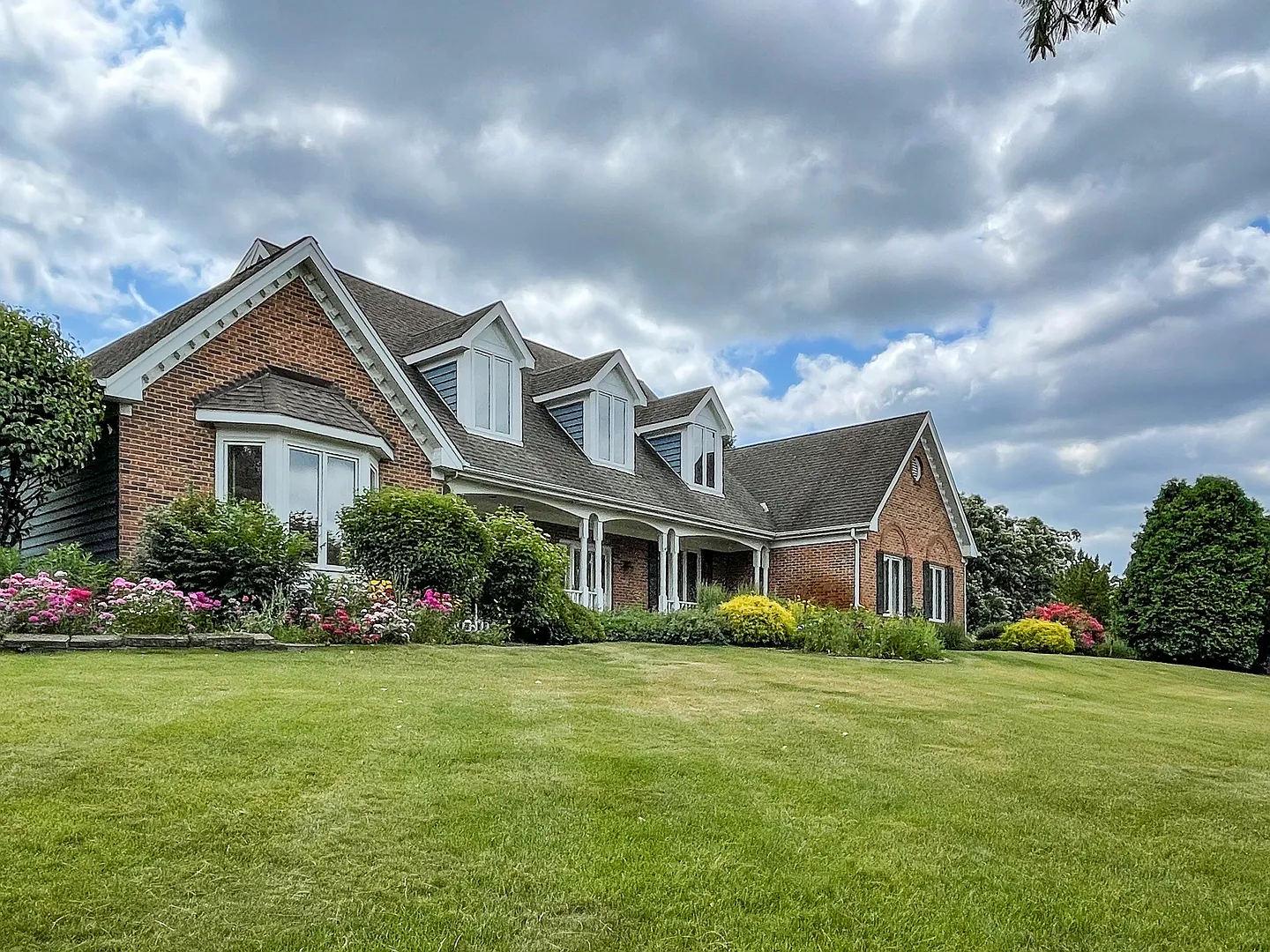 29W350 Oak Knoll Rd photo 1