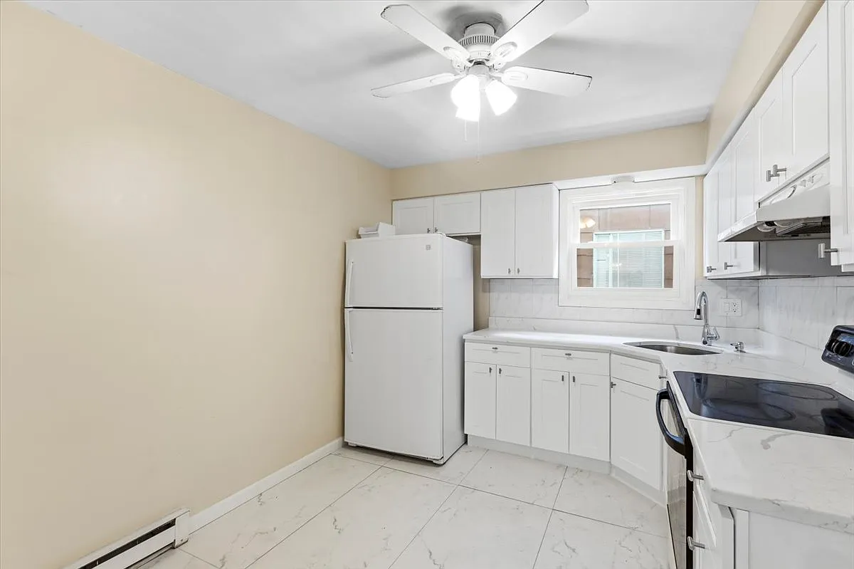 3 bed, 1700 sqft, $2,600 — Photo 1