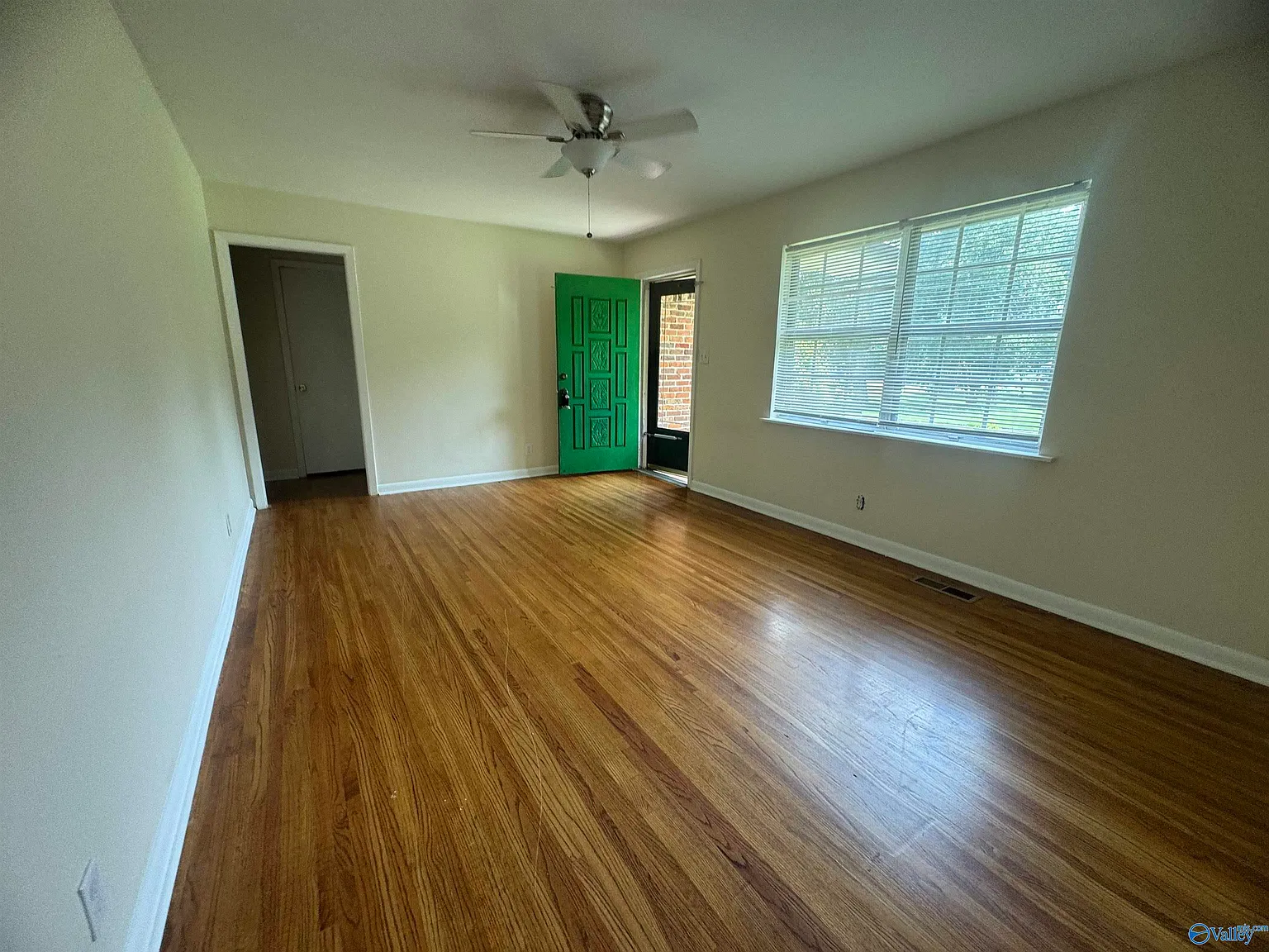 4 bed, 1.5 bath, 1300 sqft, $1,395 — Photo 4