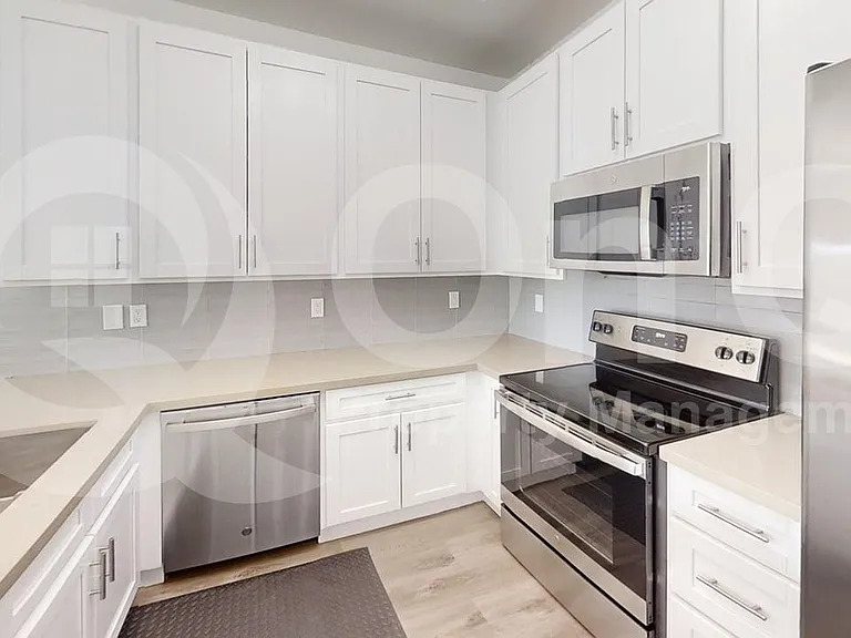 9160 N 67th Ave #226 — Photo 3