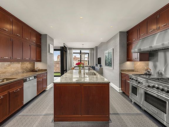 5th image of 155 W 11th St #6A
