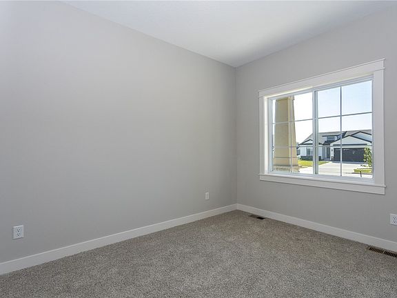 5th image of 1365 NW Bennington Dr