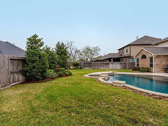 4th image of 22 Blue Sky Ct