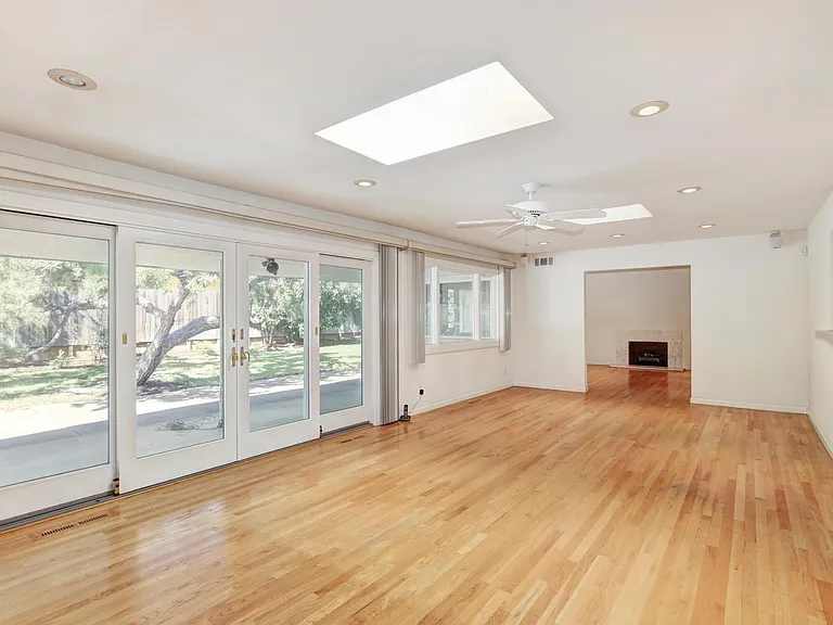 1501 Menlo Ave #1501 — Photo 3