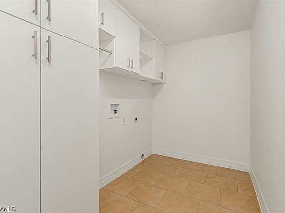 5th image of 2808 SW 29th Ave