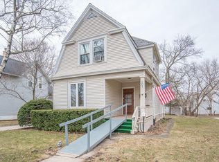 608 Bell St, Waukesha, WI 53186