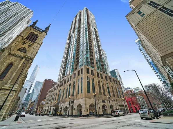 21 E Huron St APT 706, Chicago, IL 60611