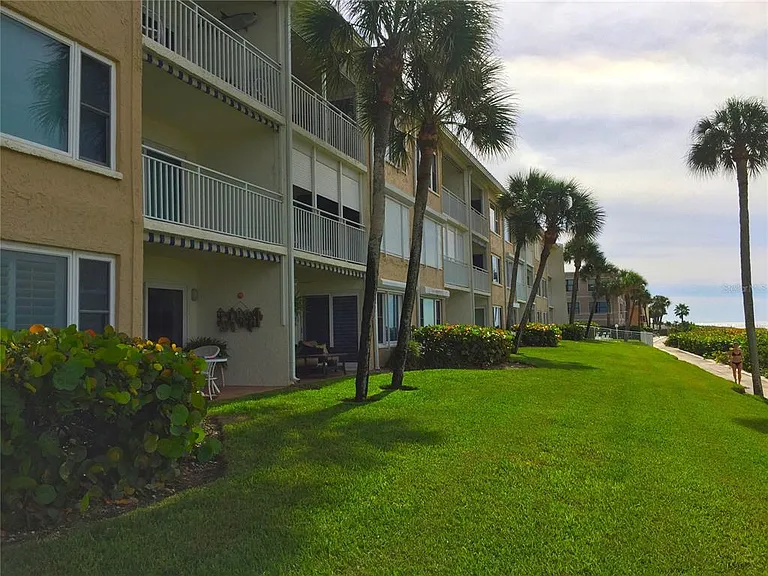 3400 Gulf Blvd #108 — Photo 2