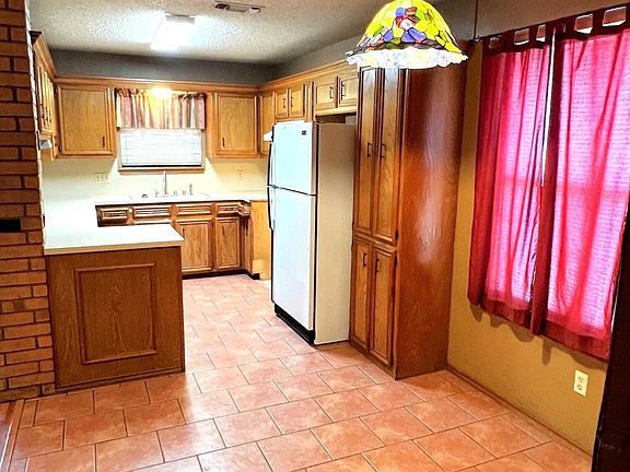 4th image of 2223 85th St