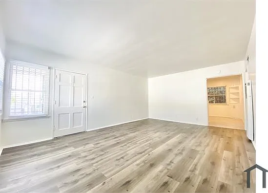 2111 W Florence Ave #4 — Photo 2
