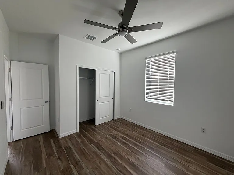 18418 Wintergarden Ave — Photo 15